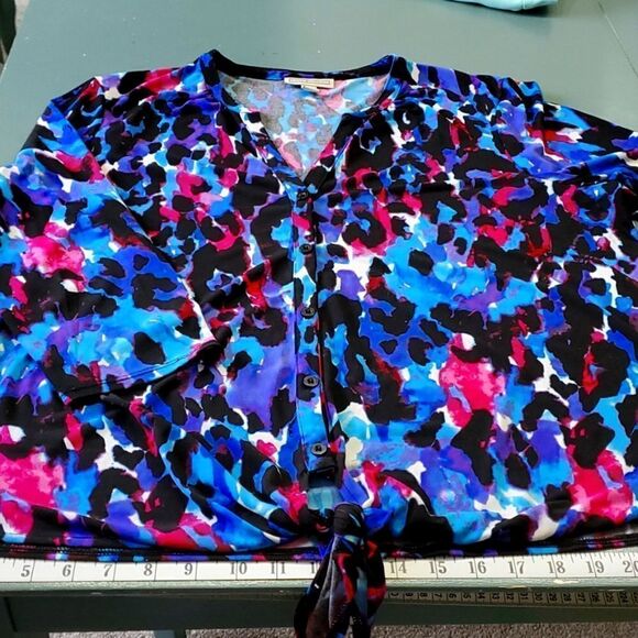 Dana Buchman XL blouse. 3/4 sleeves with tie at bottom. Blue. Black & pu… - Picture 1 of 6